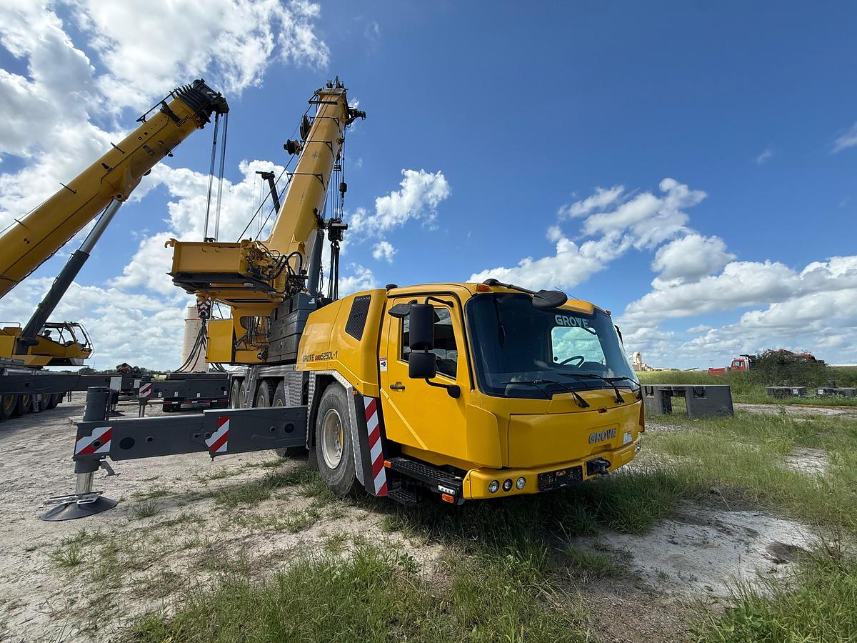 Used 2024 Grove GMK5250L-1