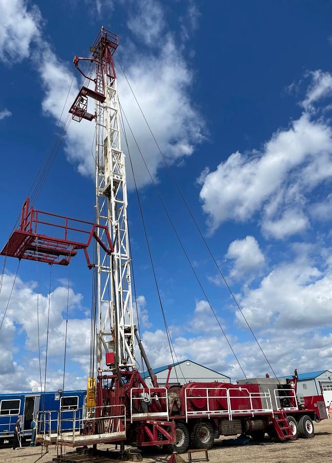 Used Single Well Service Rig with 72' Mast