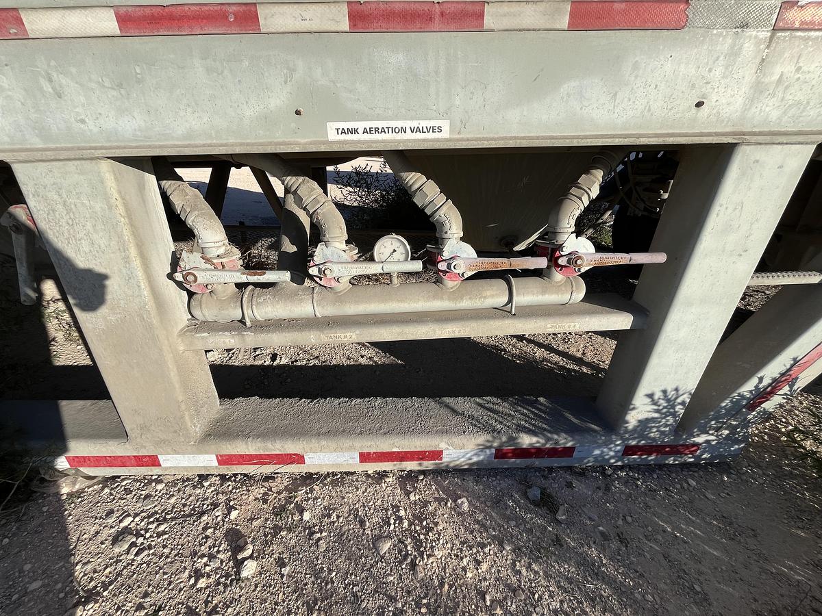 Refurbished 2013 Wilco Bulk Field Bins