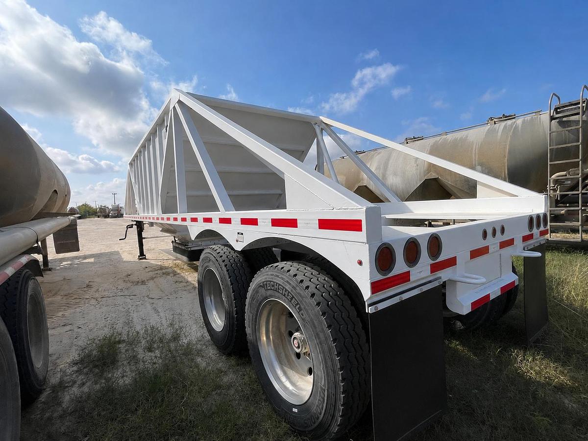 Used 2024 Puma Sandmaxx Trailers