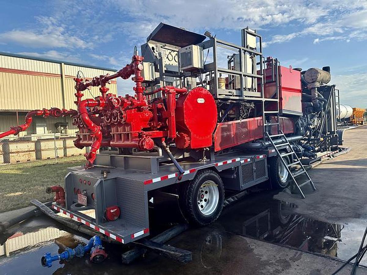 Used 2010 TEAS Twin HT-400 Triplex Fluid Pump Trailer