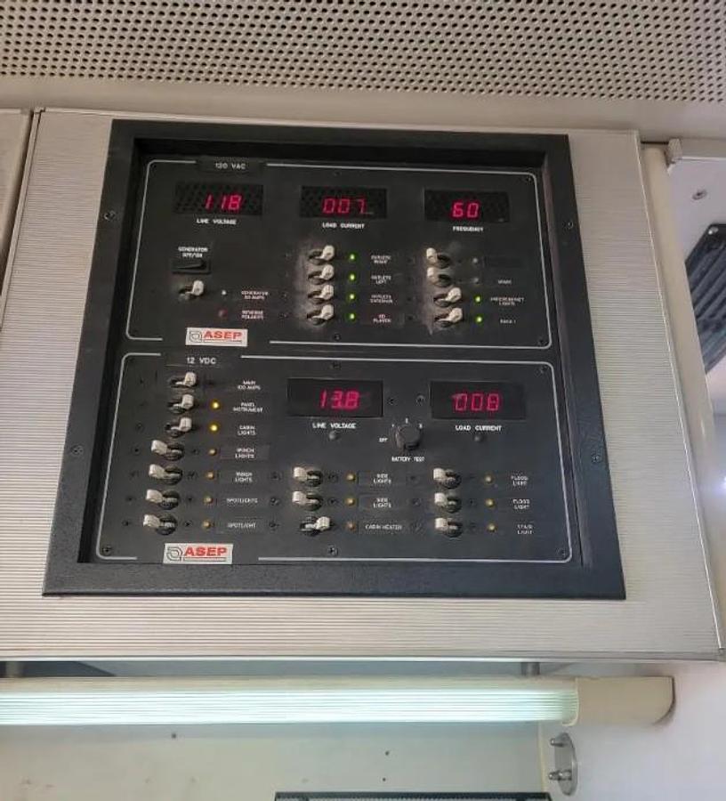 Used 2008 Peterbilt Wireline Truck