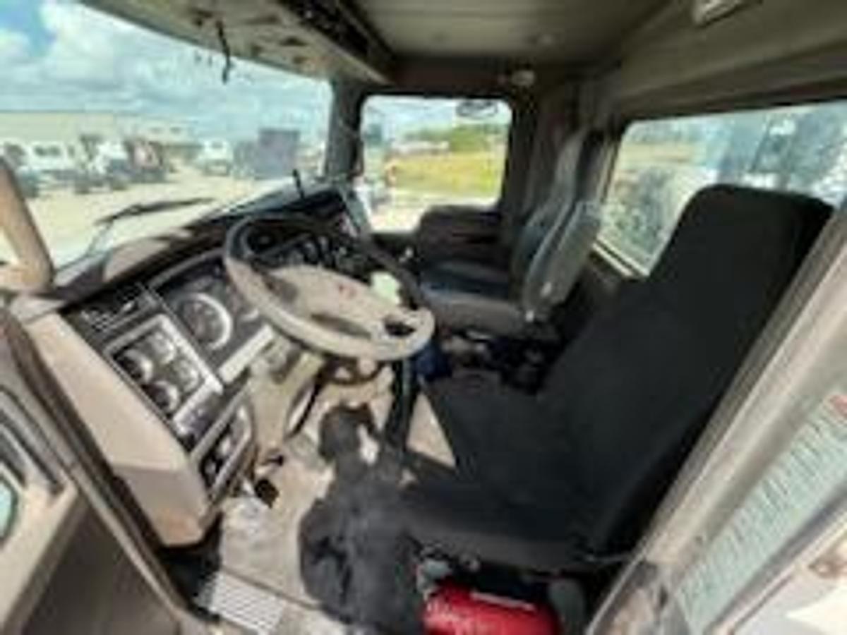 Used 2011 Kenworth T800 Kill Truck & Trailer