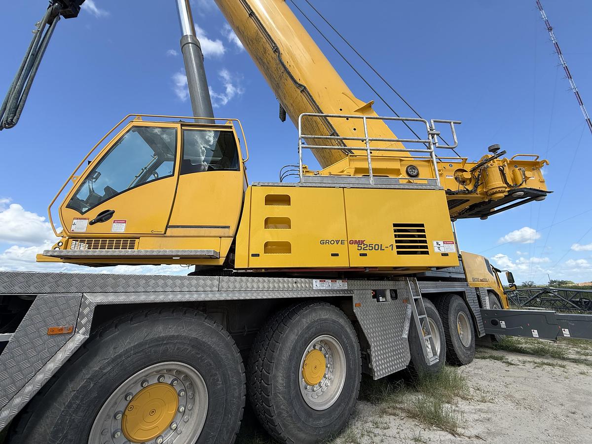 Used 2024 Grove GMK5250L-1