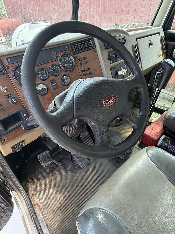 Used 2008 Peterbilt 335