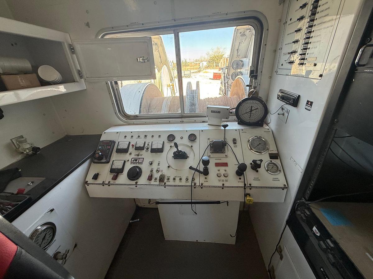 Used 2012 Kenworth Wireline Truck