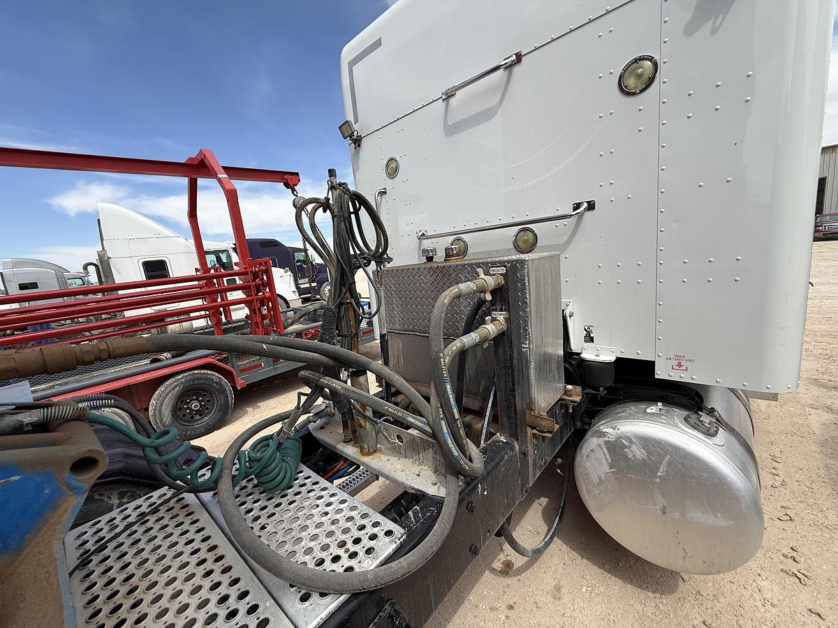Used (6) 2019 Peterbilt 389 Trucks