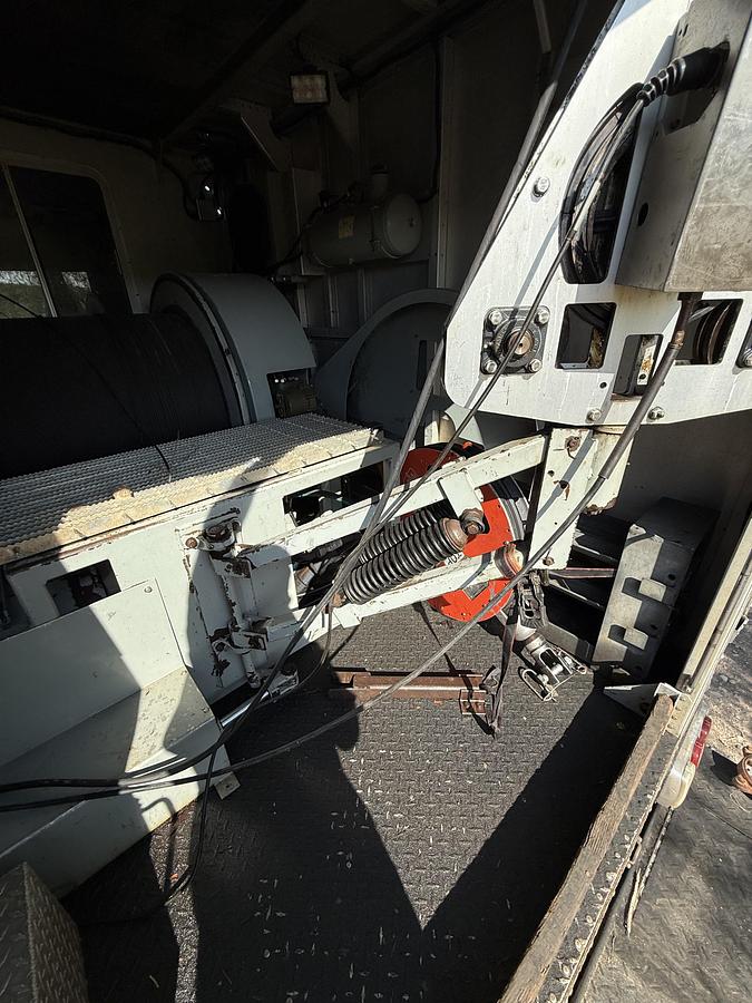 Used 2019 Kenworth T800 Wireline Truck