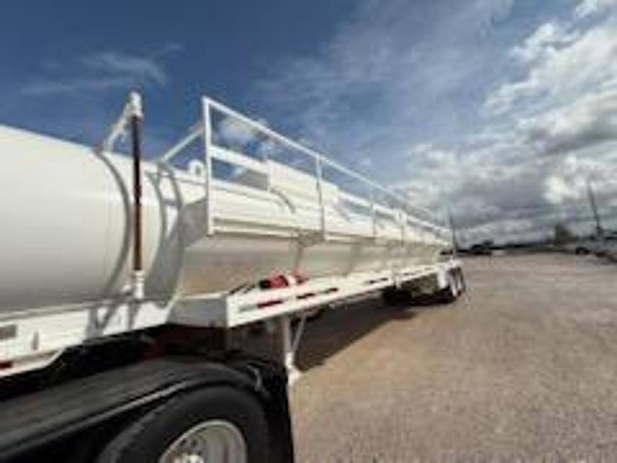 Used 2011 Kenworth T800 Kill Truck & Trailer