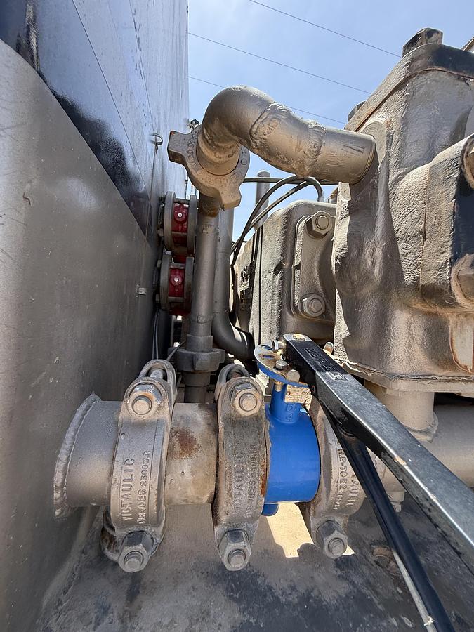 Used 1998 Mack RD6 Hot Oil Truck
