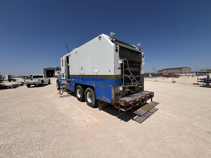 Used 2011 Peterbilt 367 Texas Wireline Truck