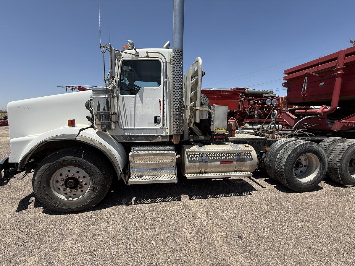 Used Triplex Frac Pump With Tractor