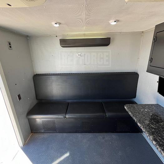 Used 2006 Peterbilt Wireline Truck