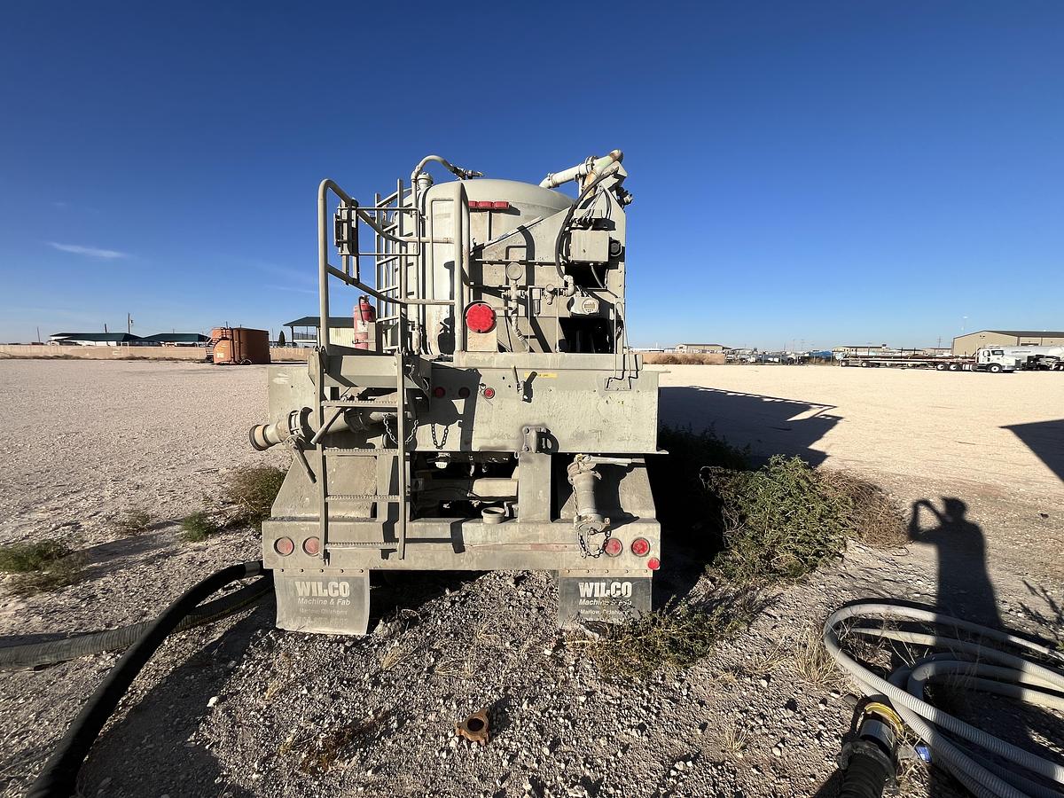 Refurbished 2013 Wilco Bulk Field Bins