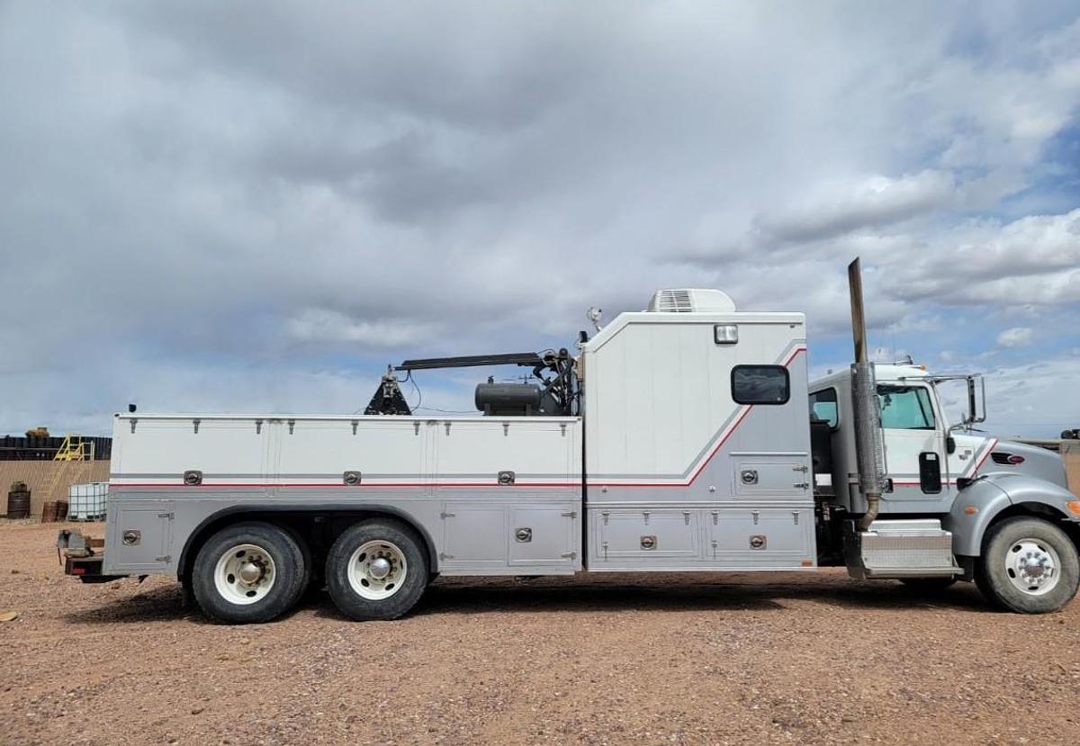 Used 2013 Peterbilt Wireline Truck