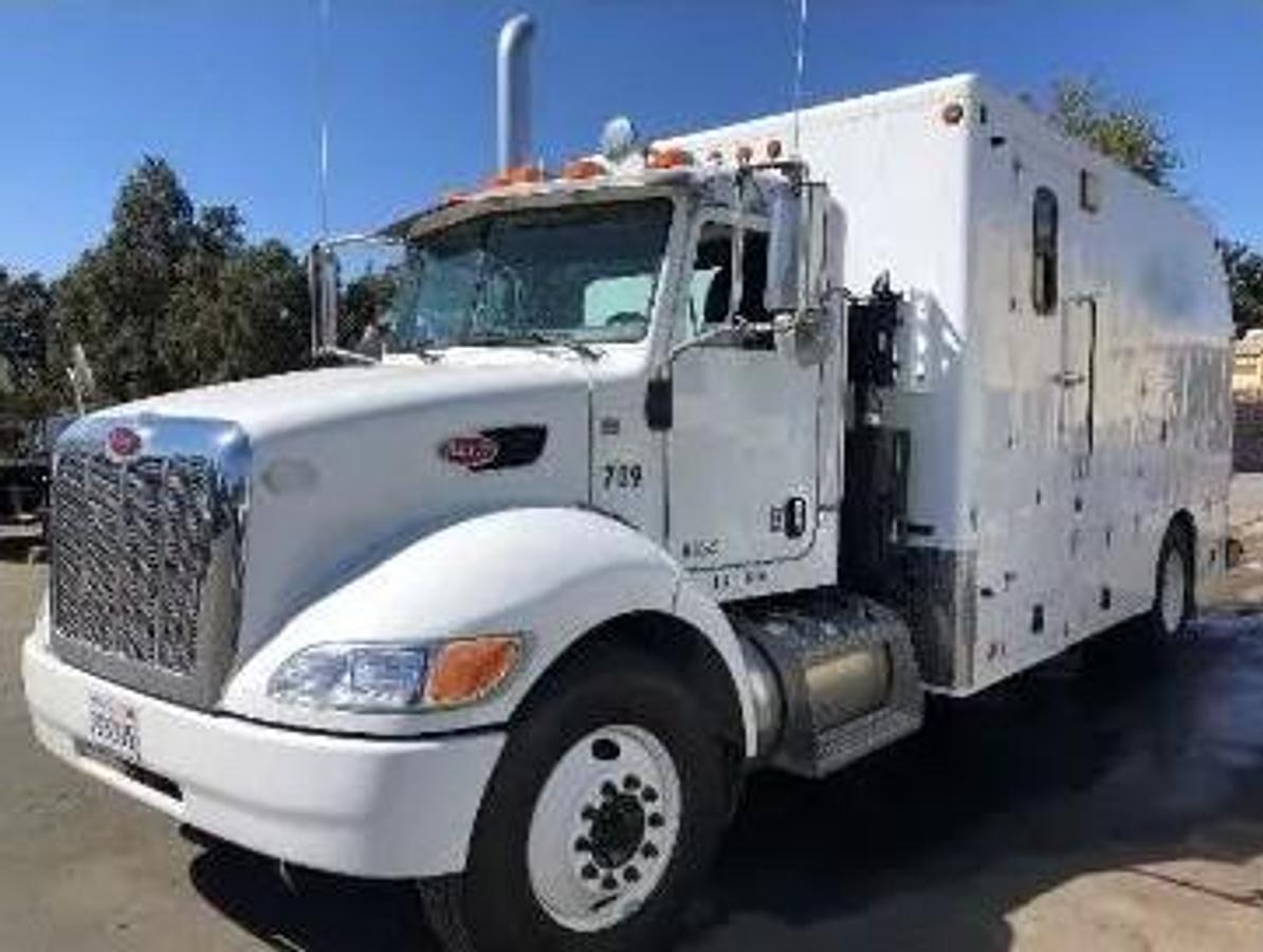 Used 2009 Peterbilt Wireline Truck