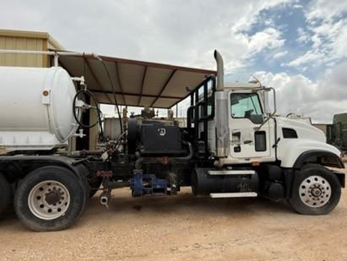 Used 2003 Mack CV713 Granite Hot Oil Truck