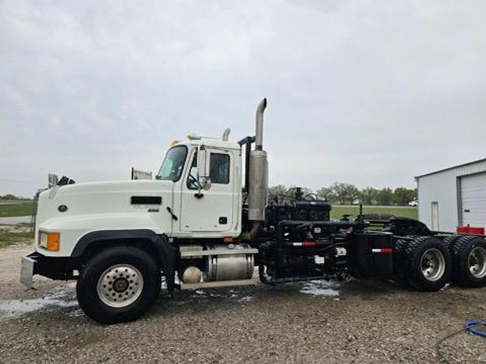 Used 2006 Mack CL700 Acid Pump Truck