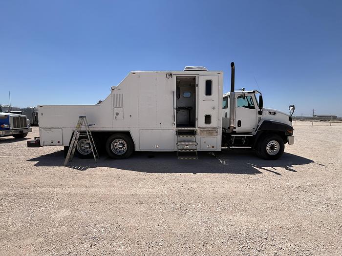 Used 2014 CAT CT660 Wireline Truck