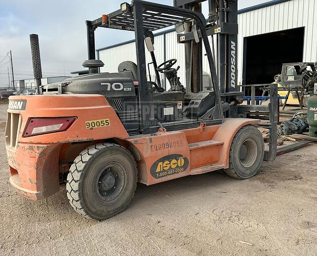 Used 2018 Doosan D706-7 Forklift