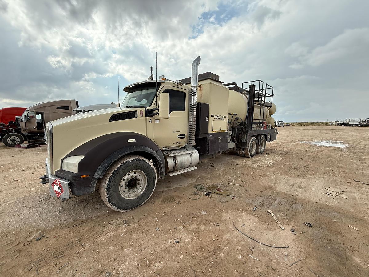 Used 2015 Kenworth T-880 Hot Oiler