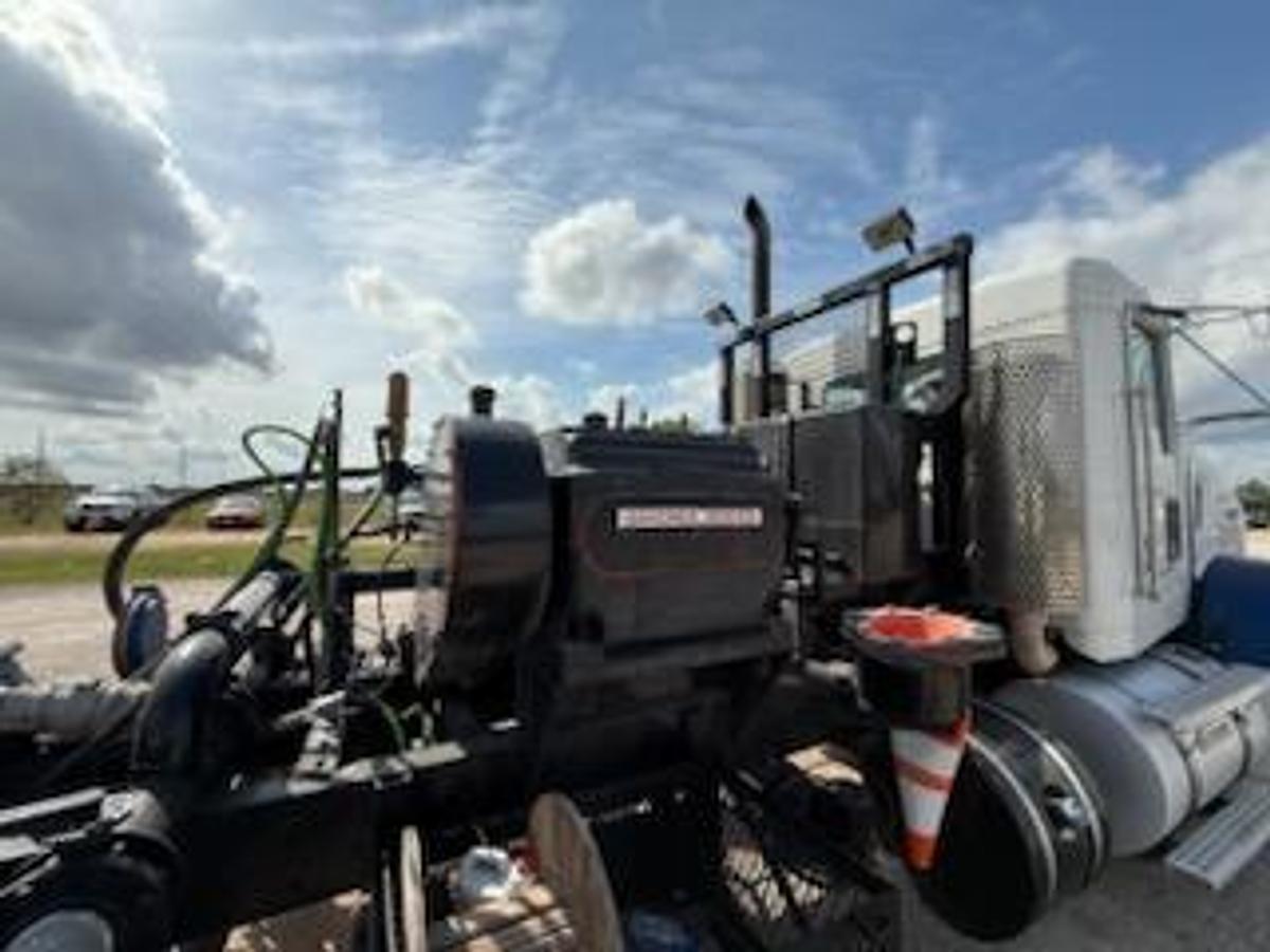 Used 2011 Kenworth T800 Kill Truck & Trailer