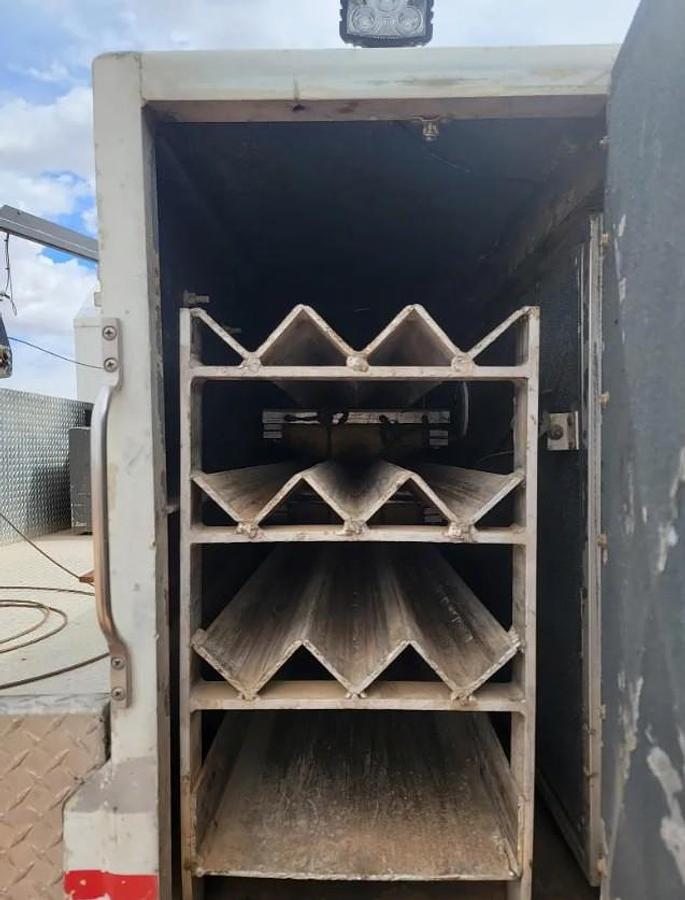 Used 2013 Peterbilt Wireline Truck