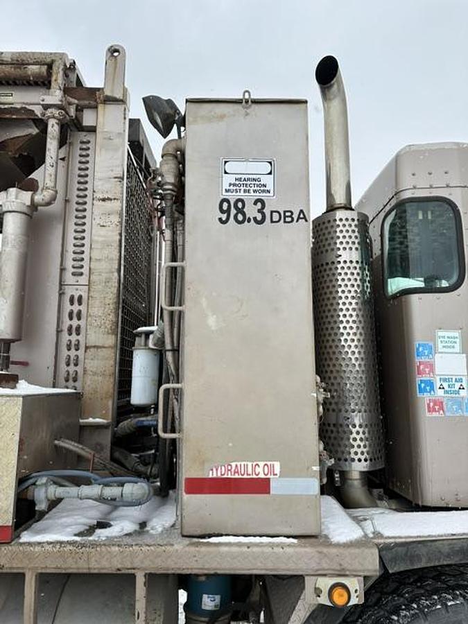 Used Kenworth T800 Body Load Coil Tubing Unit