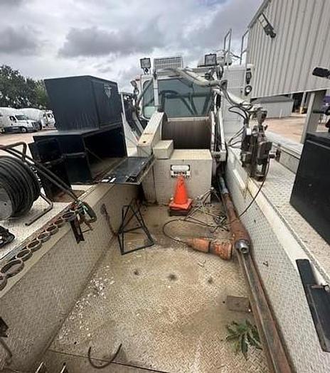 Used 2004 Peterbilt 357 E-Line Wireline Truck