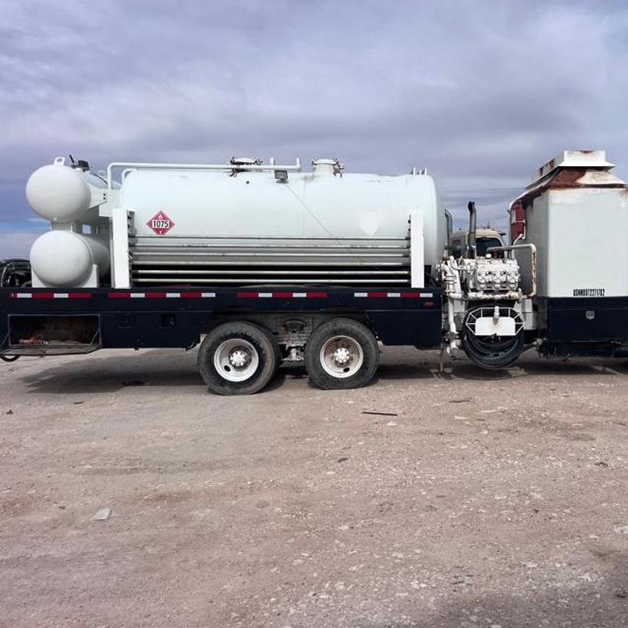 Used 2016 Kenworth T-880 Hot Oil Truck