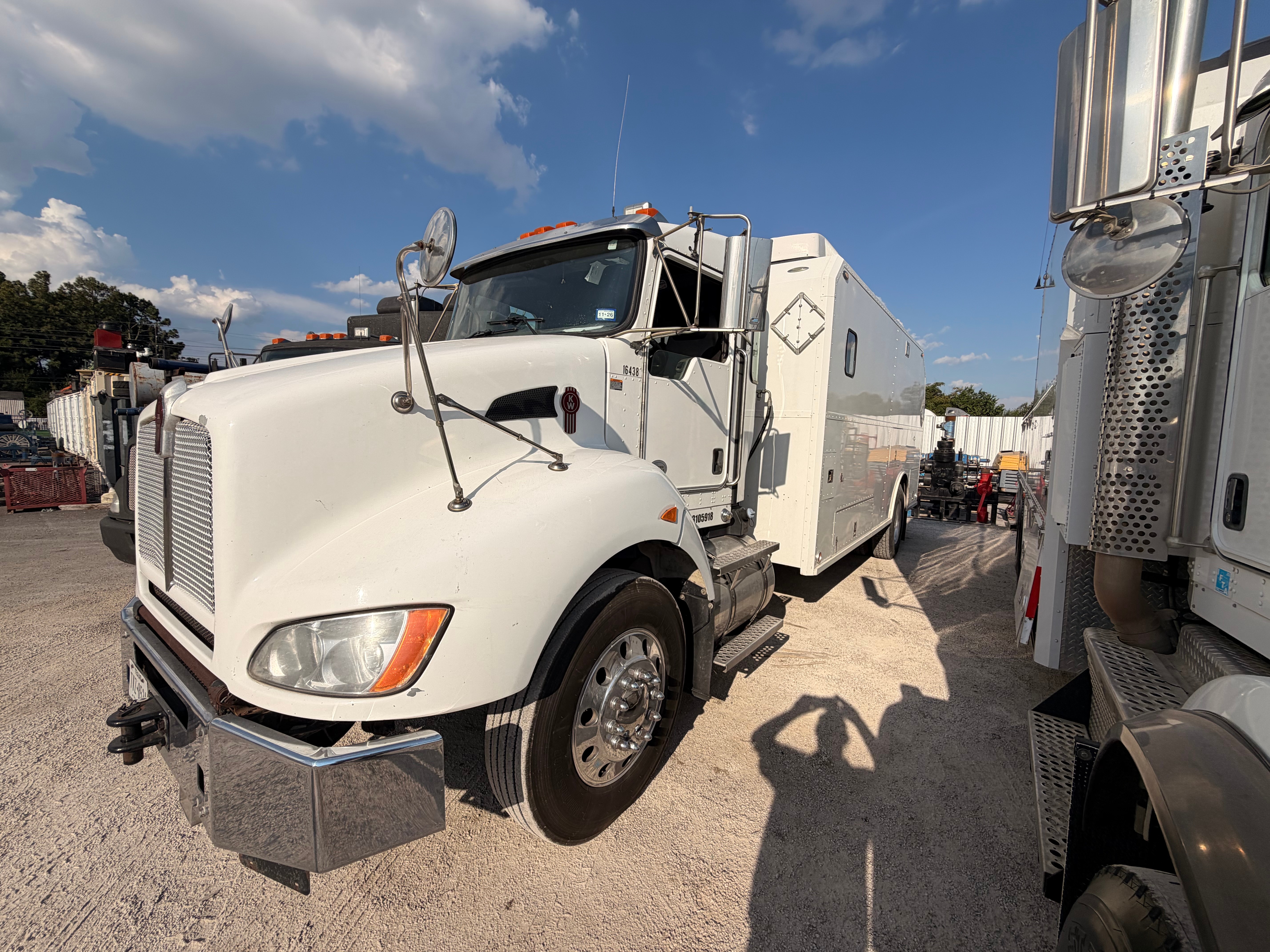 Used 2014 Kenworth T4 Wireline Truck