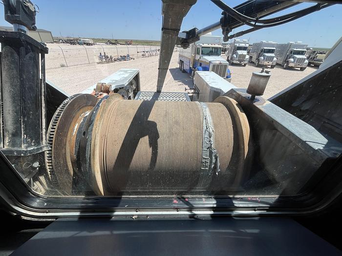 Used 2014 CAT CT660 Wireline Truck
