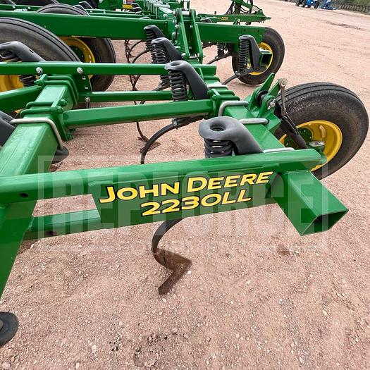 Used John Deere 2230LL Cultivator