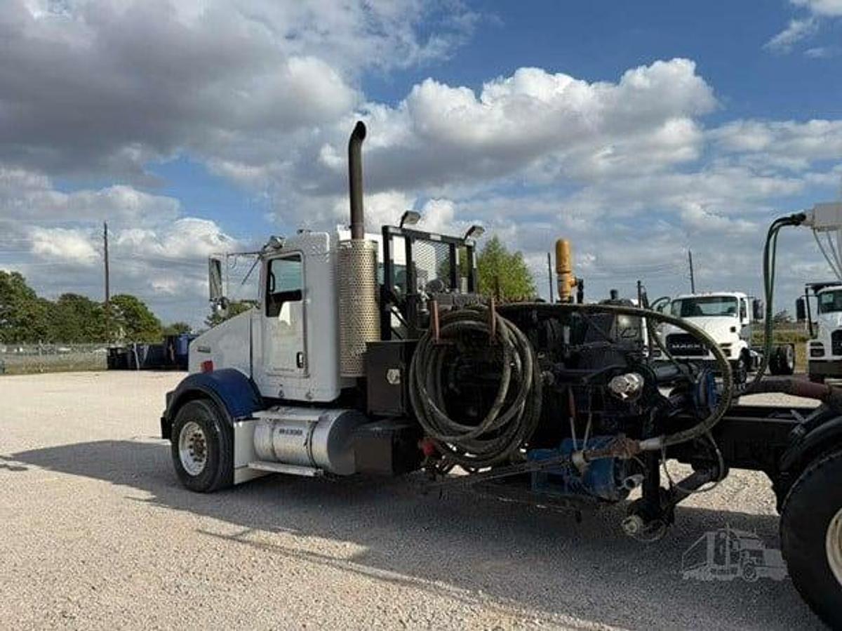 Used 2011 Kenworth T800 Kill Truck & Trailer