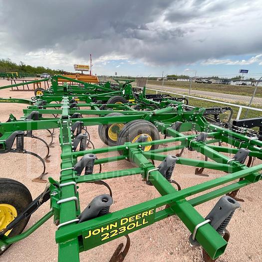 Used John Deere 2230LL Cultivator