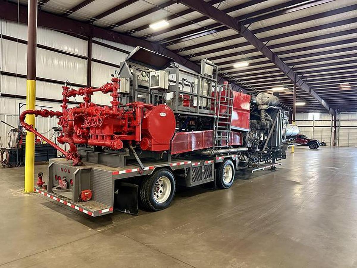 Used 2010 TEAS Twin HT-400 Triplex Fluid Pump Trailer