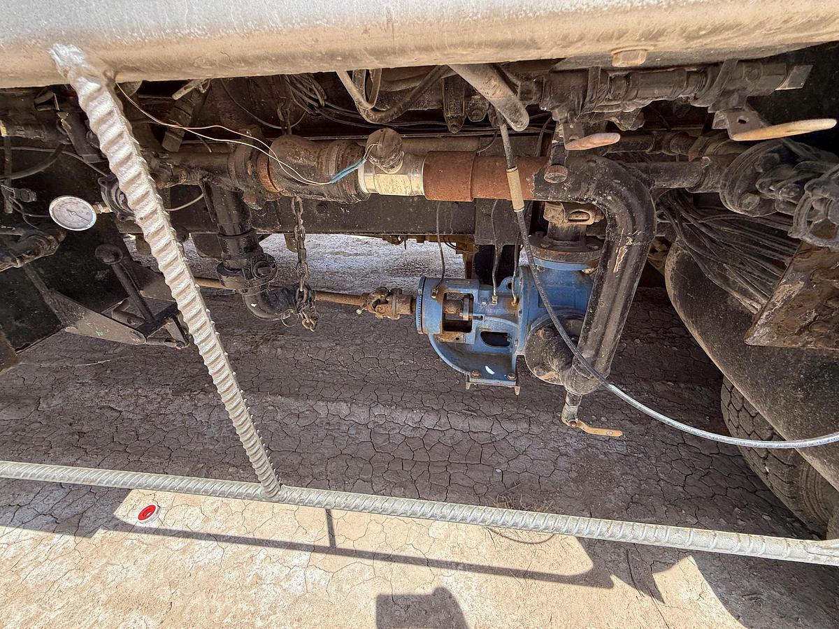 Used 1998 Mack RD6 Hot Oil Truck
