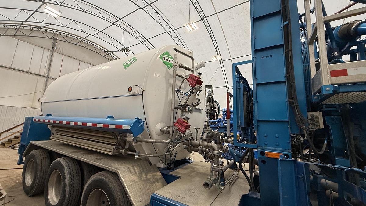 Used High Rate 840K Nitrogen Pumper Tractor and Trailer