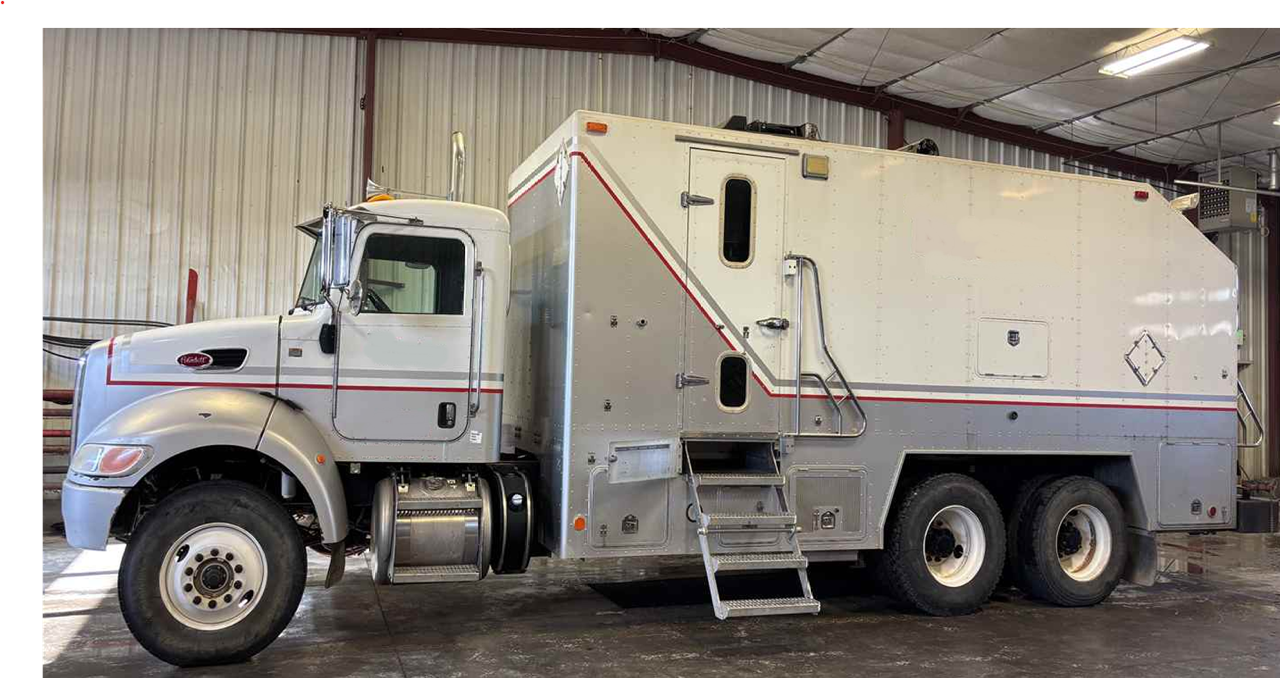 Used 2011 Peterbilt 348 Wireline Truck