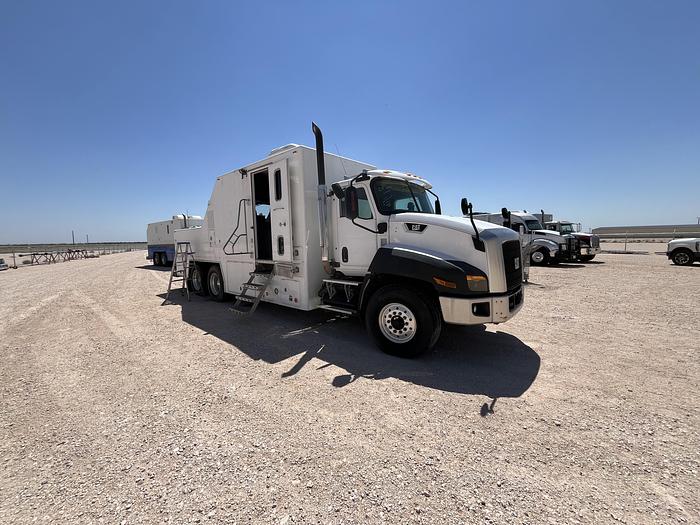 Used 2014 CAT CT660 Wireline Truck