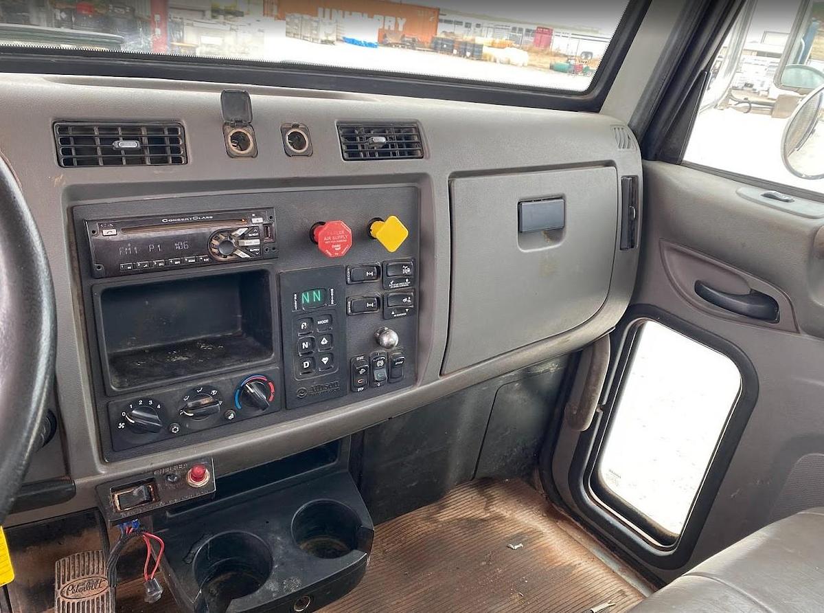 Used 2015 Peterbilt 348 Chemical Delivery Truck