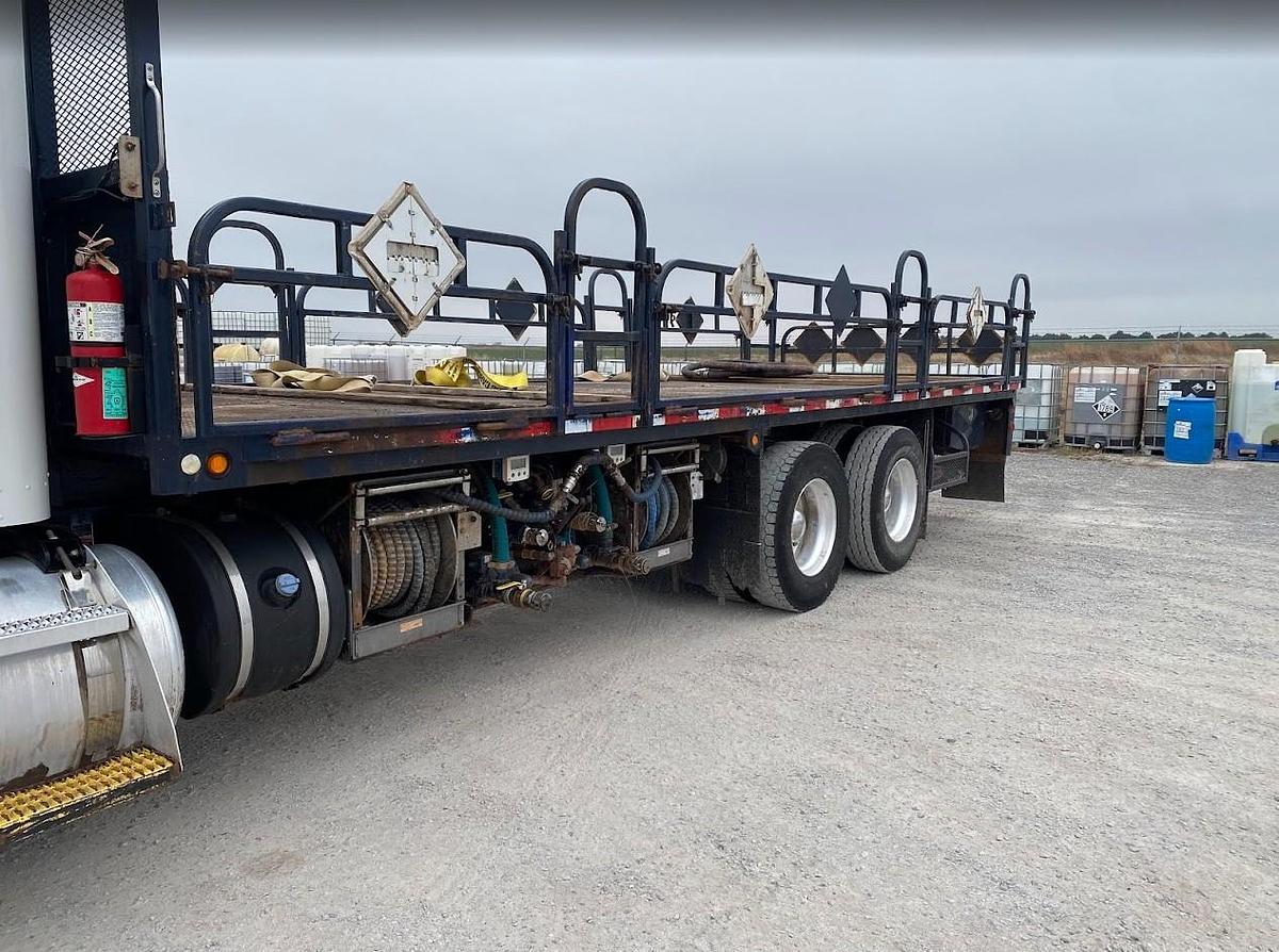 Used 2015 Peterbilt 348 Chemical Delivery Truck