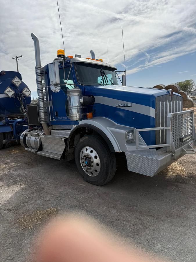 Used 2012 Kenworth Pump Truck with DOT 412 Trailer