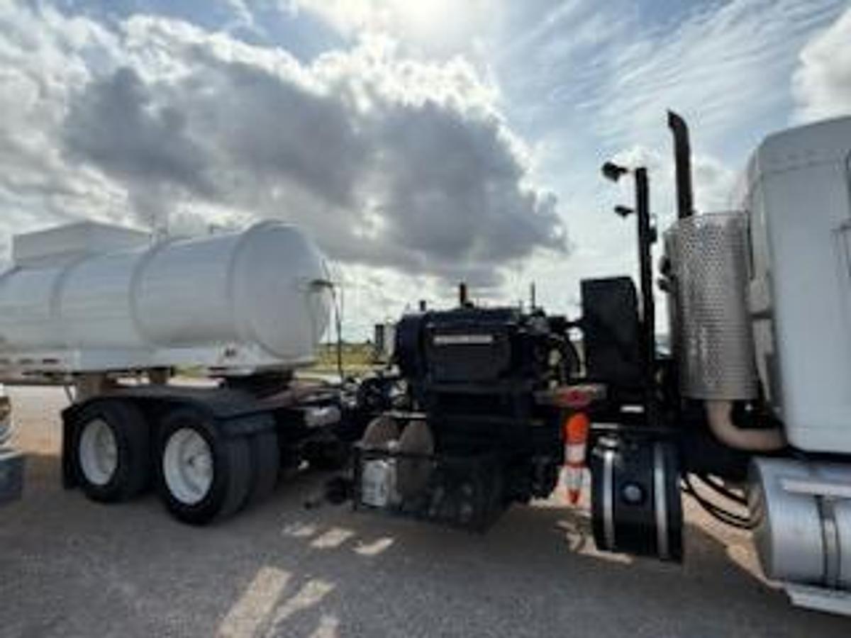 Used 2011 Kenworth T800 Kill Truck & Trailer