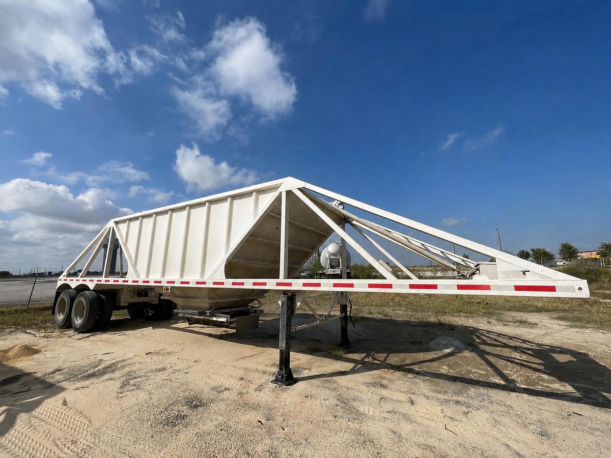 Used 2024 Puma Sandmaxx Trailers