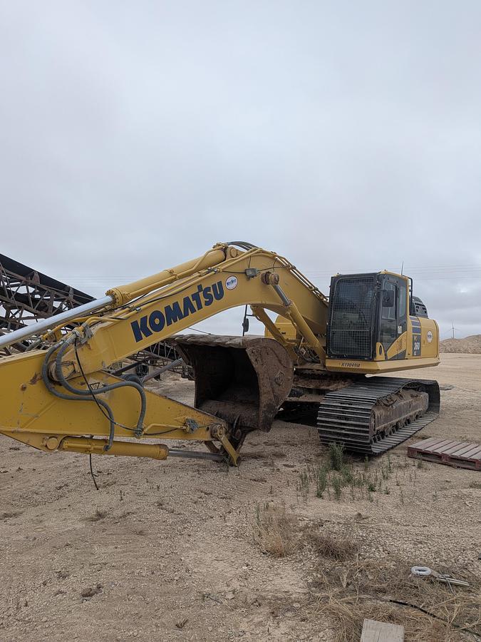 Used 2019 Komatsu PC360LC-11 Hydraulic Excavator