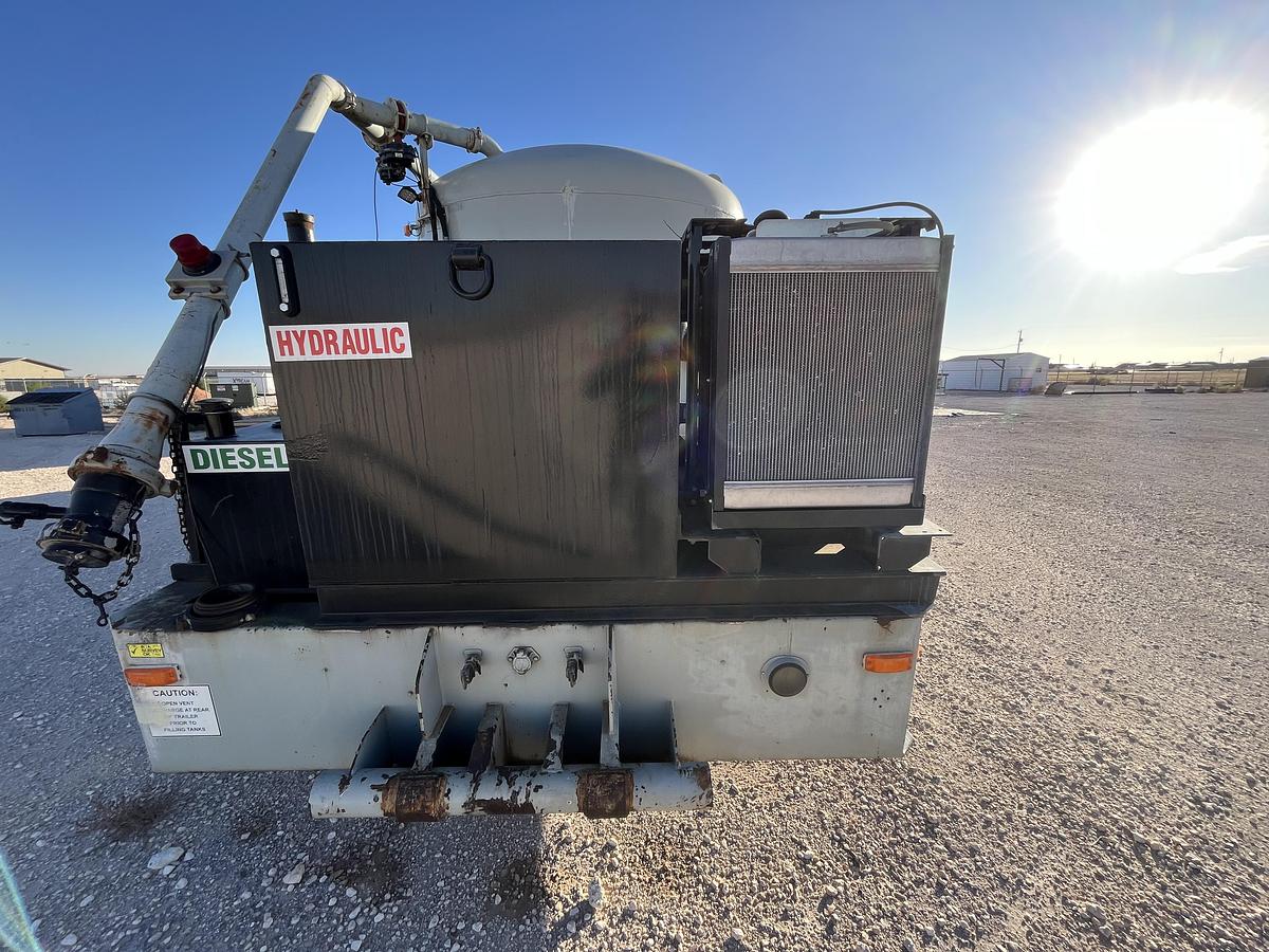Refurbished 2013 Wilco Bulk Field Bins