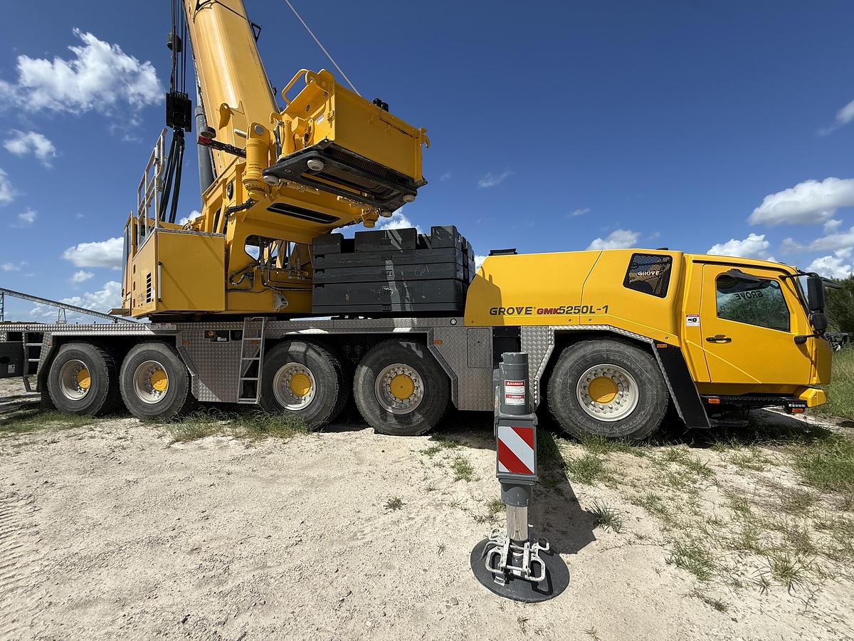 Used 2024 Grove GMK5250L-1