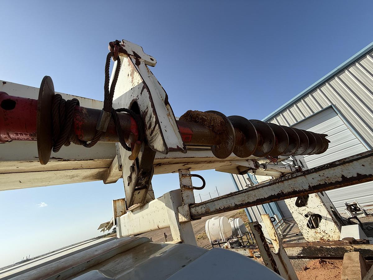 Used 2007 International 4300 DT466 Anchor Truck with Pull Test Machine