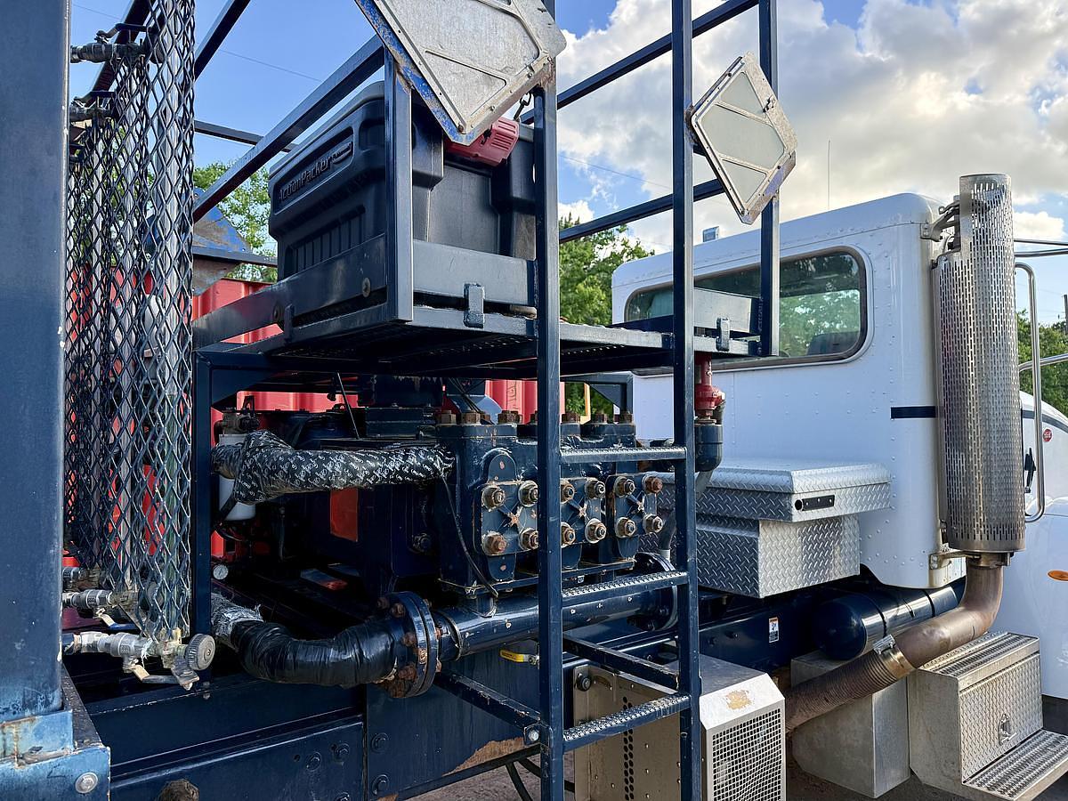 Used 2010 Peterbilt 365 Acid Pump Truck